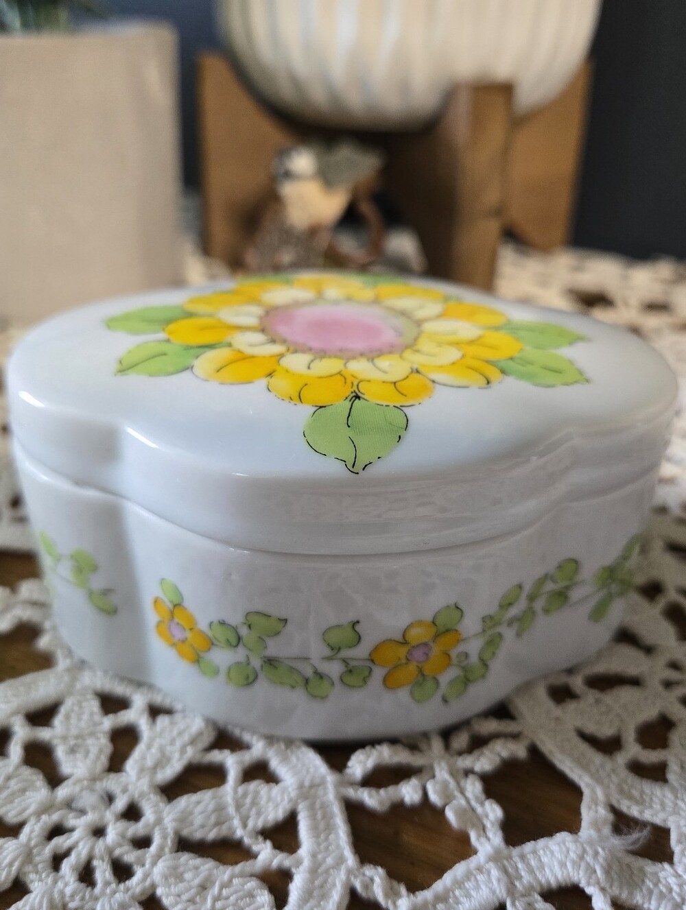 Floral Porcelain Trinket Box – Yellow & Pink Flowers.